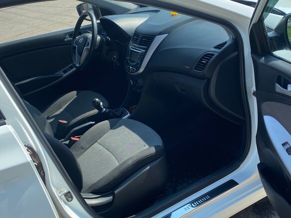 2011 Hyundai Solaris I, белый, 670000 рублей - вид 19