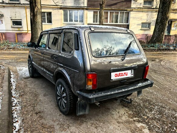 2016 Lada (ВАЗ) 2131 (4x4) I, коричневый, 400000 рублей - вид 5