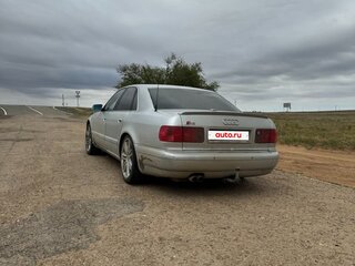 2000 Audi S8 I (D2) Рестайлинг, белый, 1500000 рублей, вид 2