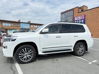 2014 Toyota Land Cruiser 200 Series Рестайлинг 1, белый, 4550000 рублей, вид 2