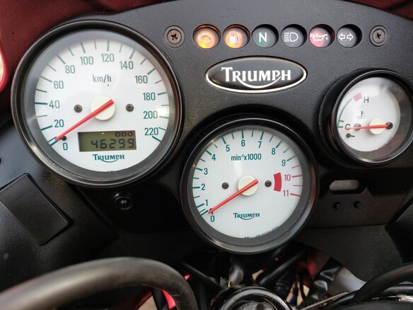2002 Triumph Tiger 955i, пурпурный, 320000 рублей - вид 19