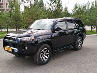 2022 Toyota 4Runner V Рестайлинг, чёрный, 5000000 рублей, вид 1