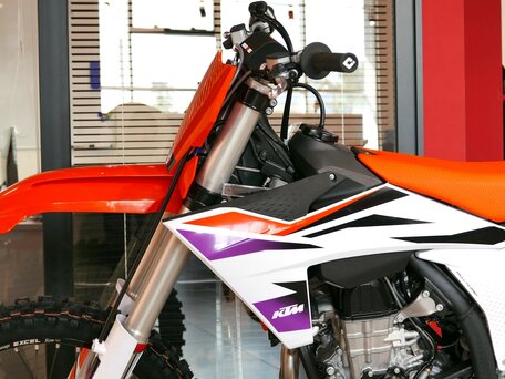 2024 KTM 350 SX F, белый, 1359900 рублей, вид 4