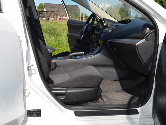 2010 Mazda 3 II (BL), белый, 500000 рублей - вид 16
