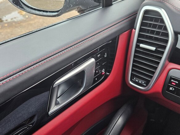 2019 Porsche Cayenne III, белый, 9999999 рублей - вид 10