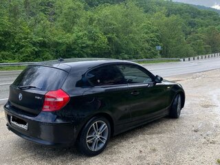 2011 BMW 1 серии 116i I (E81/E82/E87/E88) Рестайлинг, чёрный, 750000 рублей, вид 5