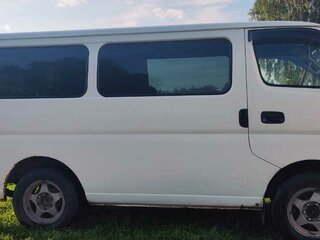 2001 Nissan Caravan IV (E25), белый, 430000 рублей, вид 1