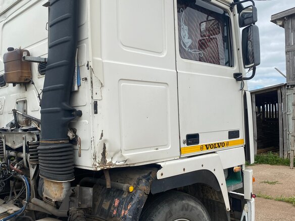1994 Volvo F-Series, белый, 1200000 рублей - вид 4