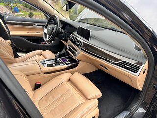 2020 BMW 7 серии Long 730Ld xDrive VI (G11/G12) Рестайлинг, серый, 5600000 рублей, вид 3