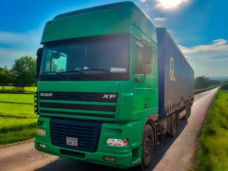 2003 DAF XF 95, зелёный, 2680000 рублей, вид 1