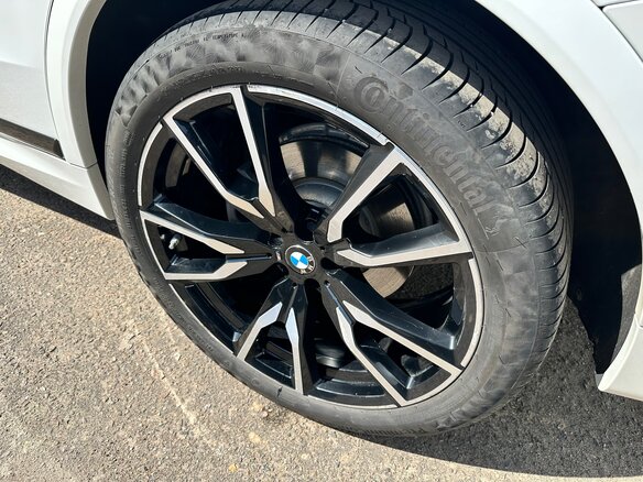 2019 BMW X7 40i I (G07), белый, 6800000 рублей - вид 9