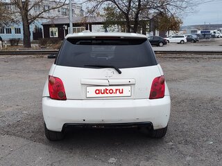 2002 Toyota Ist I, белый, 500000 рублей, вид 3