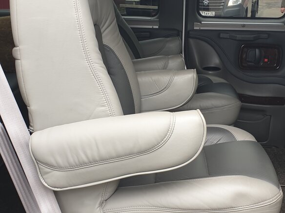 2010 GMC Savana I Рестайлинг, белый, 6000000 рублей - вид 10