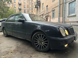 2000 Mercedes-Benz E-Класс 240 II (W210, S210) Рестайлинг, синий, 250000 рублей, вид 2