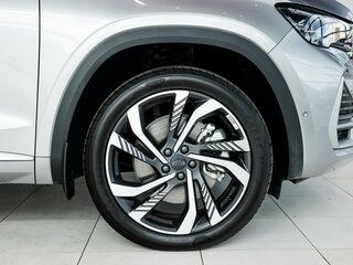2026 Geely Monjaro I, серебристый, 4954990 рублей, вид 4