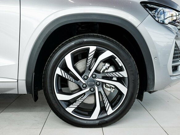 2026 Geely Monjaro I, серебристый, 4954990 рублей - вид 3