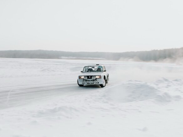 2008 Lada (ВАЗ) 2105, белый, 1500000 рублей - вид 13