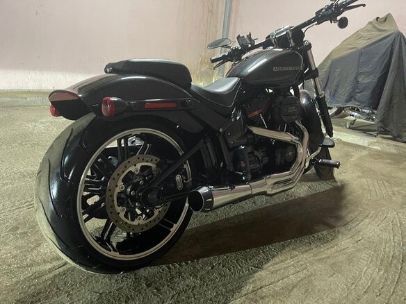 2017 Harley-Davidson Breakout, чёрный, 2100000 рублей - вид 1