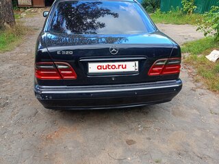 2001 Mercedes-Benz E-Класс 320 II (W210, S210) Рестайлинг, синий, 1750000 рублей, вид 2