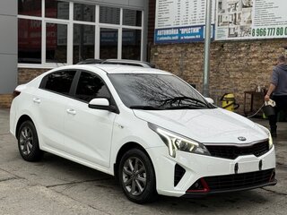 2021 Kia Rio IV Рестайлинг, белый, 1890000 рублей, вид 3