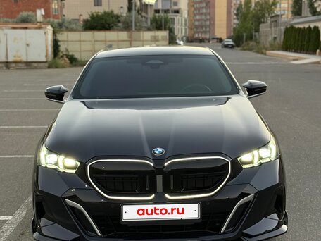 2025 BMW 5 серии Long 530Li VIII (G60/G61/G68), синий, 7700000 рублей, вид 5
