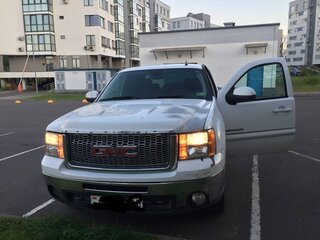 2013 GMC Sierra II (GMT900), белый, 1300000 рублей, вид 1