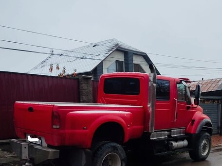 2005 International CXT, красный, 5500000 рублей, вид 3