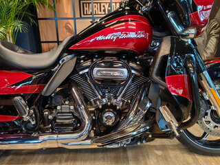 2017 Harley-Davidson CVO Street Glide, пурпурный, 2290000 рублей, вид 3