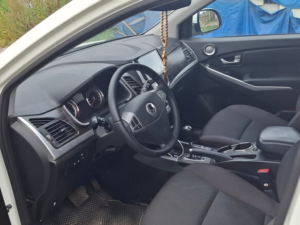 2014 SsangYong Actyon II Рестайлинг, белый, 1500000 рублей - вид 2