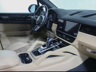 2020 Porsche Cayenne III, чёрный, 5699000 рублей, вид 2