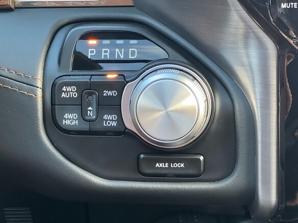 2023 Ram 1500 Quad Cab V, чёрный, 8400000 рублей - вид 28