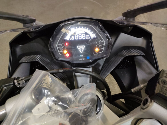 2024 Triumph Daytona 660, чёрный, 1000000 рублей - вид 5
