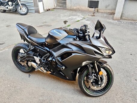 2024 Kawasaki Ninja 650, серый, 950000 рублей, вид 2