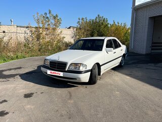 1993 Mercedes-Benz C-Класс 220 I (W202), белый, 600000 рублей, вид 1