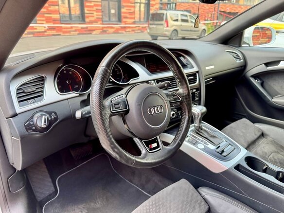 2015 Audi A5 I (8T) Рестайлинг, белый, 1900000 рублей - вид 9