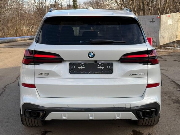 2025 BMW X5 40d IV (G05/G18) Рестайлинг, белый, 17000000 рублей - вид 5
