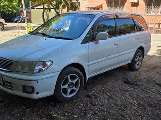 2000 Nissan Presage I, белый, 700000 рублей, вид 1