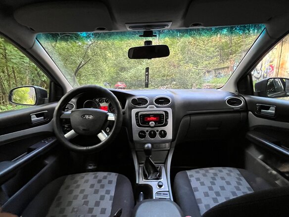 2009 Ford Focus II Рестайлинг, чёрный, 430000 рублей - вид 10