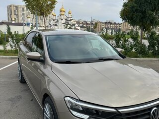 2020 Volkswagen Polo VI, золотистый, 1600000 рублей, вид 1