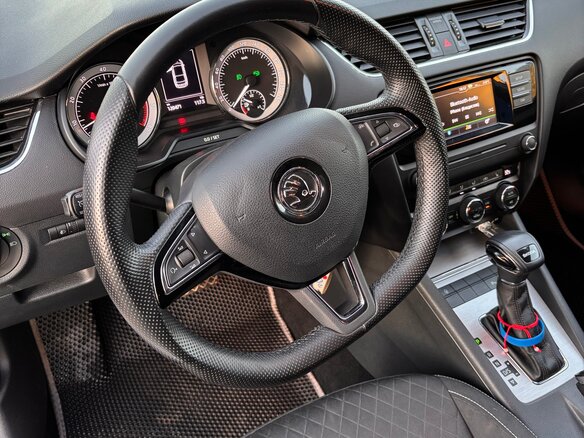2016 Skoda Octavia III (A7), белый, 1650000 рублей - вид 6