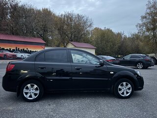 2010 Kia Rio II Рестайлинг, чёрный, 420000 рублей, вид 4