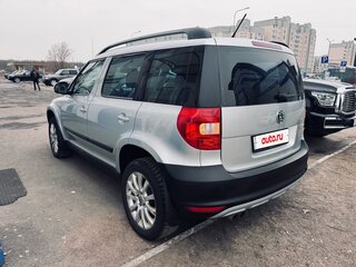 2012 Skoda Yeti I, серебристый, 950000 рублей, вид 4