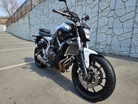2016 Yamaha MT-07 (FZ-07), белый, 675000 рублей, вид 4