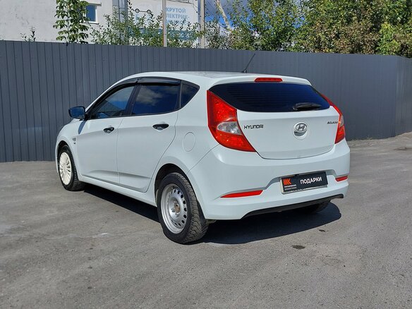 2015 Hyundai Solaris I Рестайлинг, белый, 839000 рублей - вид 6