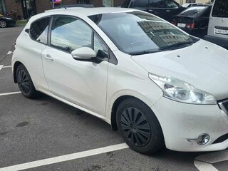 2013 Peugeot 208 I, белый, 750000 рублей, вид 1
