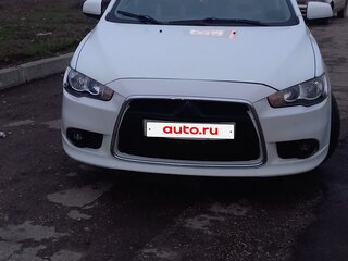 2014 Mitsubishi Lancer X Рестайлинг, белый, 800000 рублей, вид 2