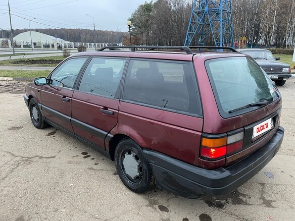 1991 Volkswagen Passat B3, красный, 150000 рублей - вид 4