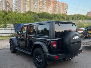 2021 Jeep Wrangler IV (JL), чёрный, 6900000 рублей, вид 4