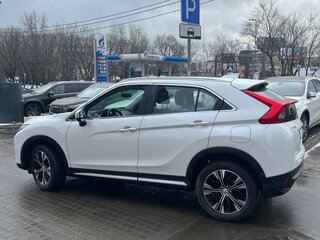 2022 Mitsubishi Eclipse Cross I Рестайлинг, белый, 3000000 рублей, вид 4