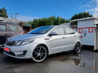 2014 Kia Rio III, серебристый, 1100000 рублей, вид 3
